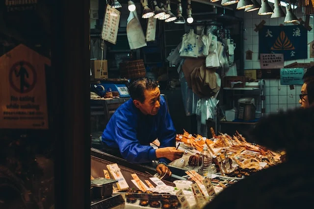 penjual ikan di nishiki market